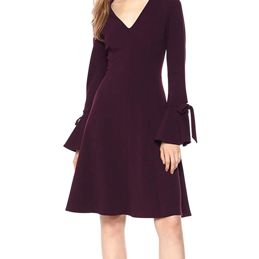 ✨NWT✨ Women’s Bell Sleeve Dress with Bows